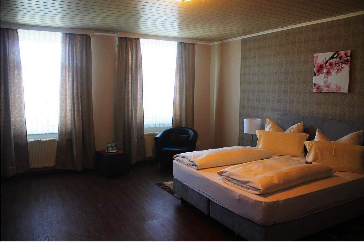 Hotel Am Vogelsang เกเฟลส์แบร์ก ภายนอก รูปภาพ
