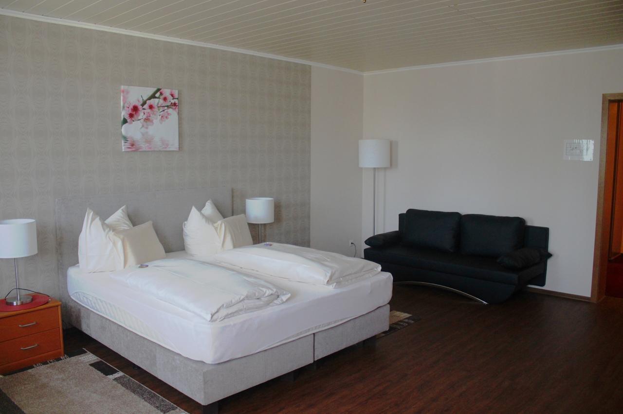 Hotel Am Vogelsang เกเฟลส์แบร์ก ภายนอก รูปภาพ
