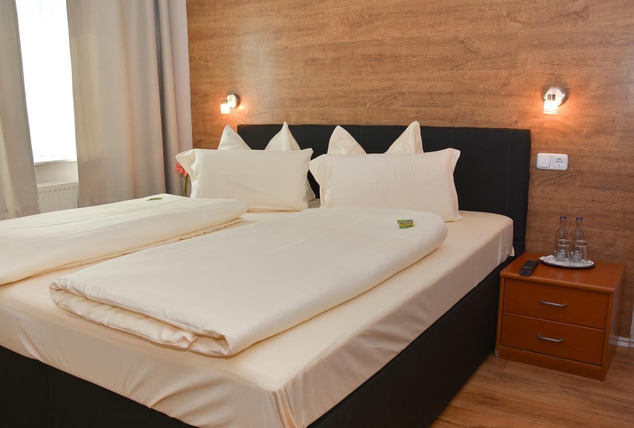 Hotel Am Vogelsang เกเฟลส์แบร์ก ภายนอก รูปภาพ