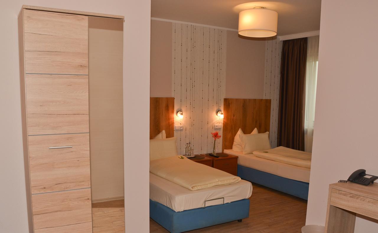 Hotel Am Vogelsang เกเฟลส์แบร์ก ภายนอก รูปภาพ